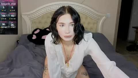 Jesse and Grace online show from July 16, 4:05 am