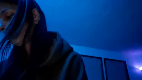 lilsirens11ut online show from December 2, 7:18 am