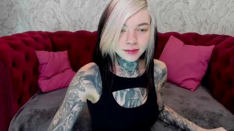 Snapshot of lilu_kayden chatting on January 15, 10:59 am Little slave Kayden online show from January 15, 10:59 am