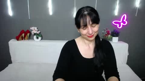 lilugrants online show from April 19, 6:43 pm