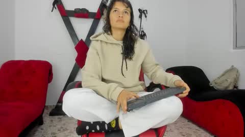 Lily and Lina online show from December 3, 12:17 pm