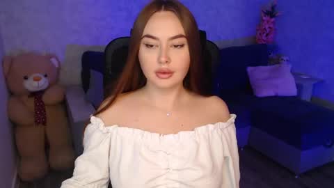 lily_baker_ online show from June 25, 7:35 am