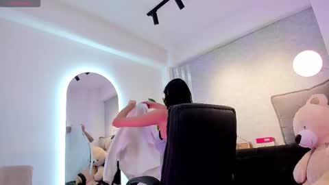lily_cash1 online show from February 17, 12:48 pm