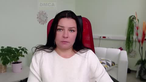 Snapshot of lily_flower7_ chatting on September 23, 6:18 am Lily online show from September 23, 6:18 am