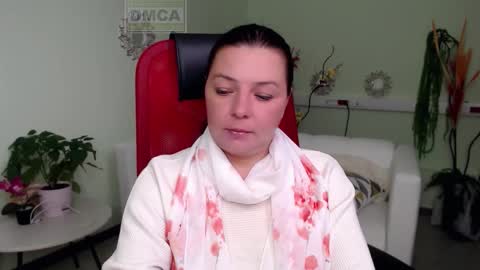Snapshot of lily_flower7_ chatting on October 1, 8:35 am Lily online show from October 1, 8:35 am