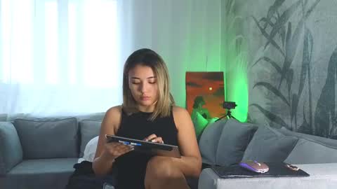 Lily online show from February 12, 8:59 am