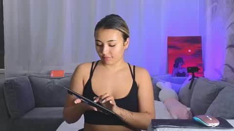 Lily online show from February 16, 5:04 pm