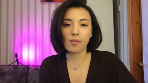 Lily online show from September 19, 7:01 am