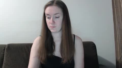 Snapshot of lily_love_x chatting on February 18, 11:19 pm lily_love_x online show from February 18, 11:19 pm