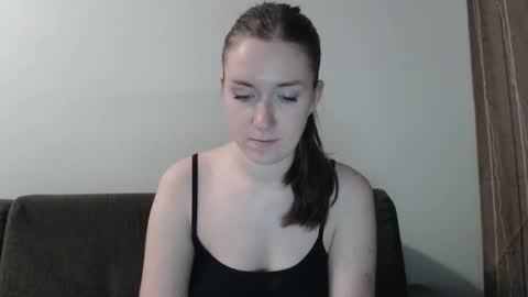 Snapshot of lily_love_x chatting on February 26, 2:41 am lily_love_x online show from February 26, 2:41 am