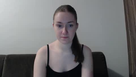 Snapshot of lily_love_x chatting on March 11, 3:04 am lily_love_x online show from March 11, 3:04 am