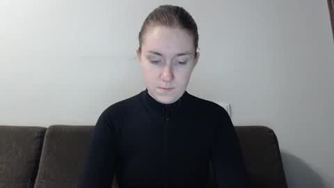 Snapshot of lily_love_x chatting on February 5, 2:40 am lily_love_x online show from February 5, 2:40 am