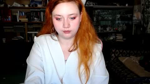 Snapshot of lily_shamy chatting on September 23, 4:23 pm Alice online show from September 23, 4:23 pm
