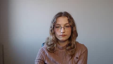 small lily online show from March 5, 1:20 pm