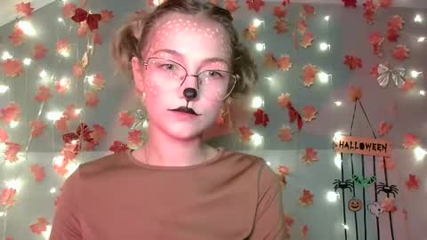 Snapshot of lily_tayberry chatting on October 20, 3:17 pm small lily online show from October 20, 3:17 pm