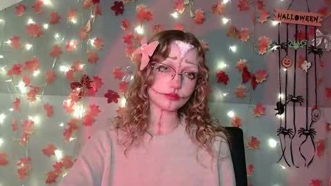 Snapshot of lily_tayberry chatting on October 21, 3:27 pm small lily online show from October 21, 3:27 pm