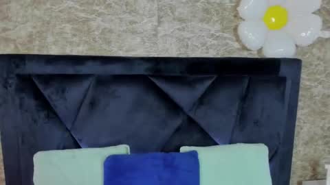 LilyWoodz online show from September 11, 7:59 pm