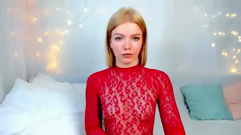 lilydavisss online show from March 25, 2:40 am