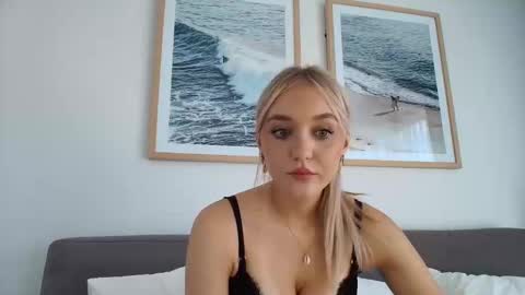 lilyflex online show from April 2, 12:40 am