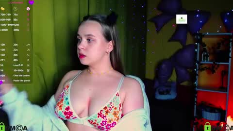 Lily online show from April 19, 6:32 pm