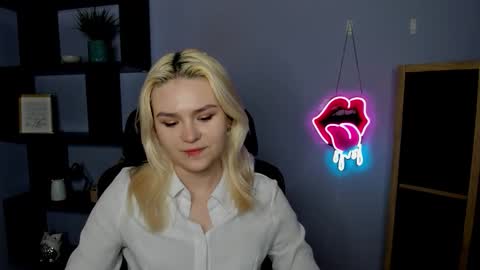 Lily online show from March 2, 7:26 am