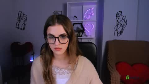 lina_fox12 online show from October 6, 12:45 pm