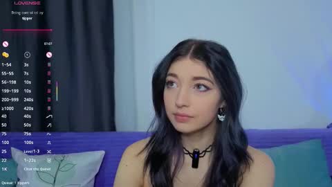 Lina online show from December 3, 6:25 am