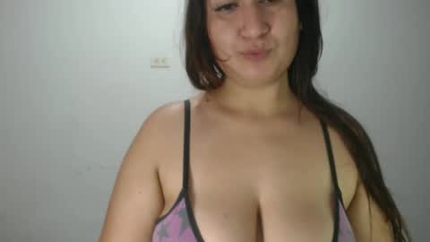 iiisabella online show from November 5, 10:50 am