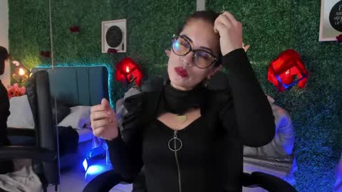 Lina  online show from March 31, 1:11 pm