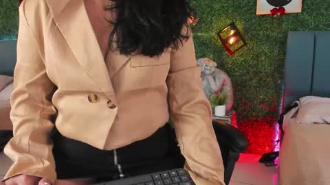 Lina  online show from February 9, 11:36 am