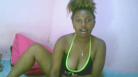 linah1123 online show from September 30, 8:19 pm