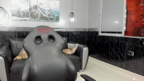 Lina Torner  online show from October 9, 4:07 am