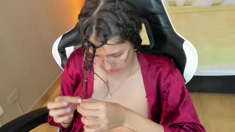  Linda  online show from March 29, 7:04 pm