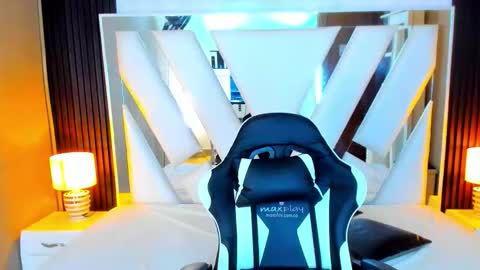  Linda  online show from October 24, 6:19 pm