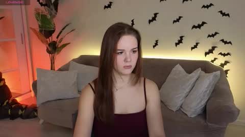 linda__robertz online show from October 28, 10:11 pm