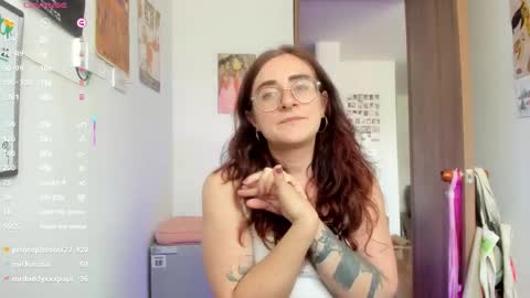 Giggles  online show from March 20, 5:40 pm