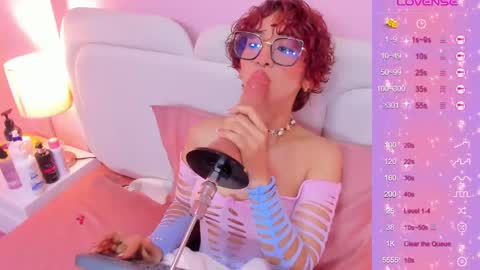 linda_sofi__ online show from February 25, 8:00 pm