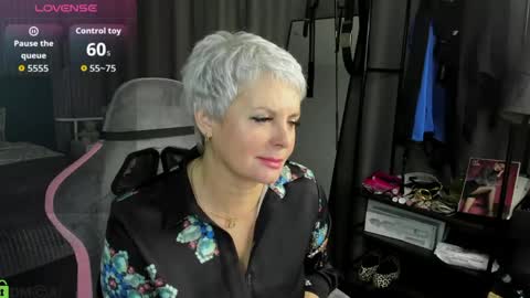 Linda Zefir online show from April 21, 1:42 am