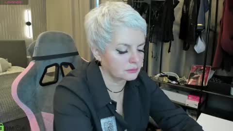 Linda Zefir online show from April 20, 1:08 am