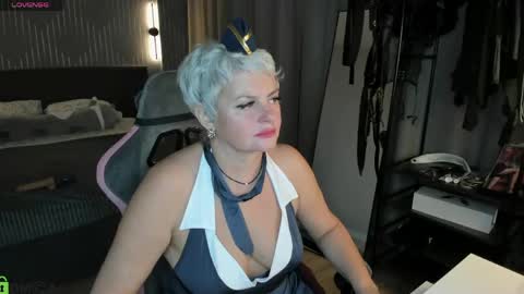 Linda Zefir online show from April 18, 2:13 am