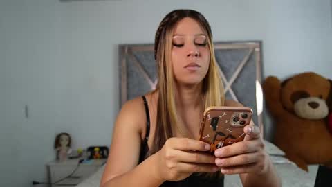 Shelly online show from April 16, 9:50 pm