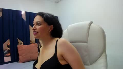 lindasex_x online show from December 3, 7:27 am