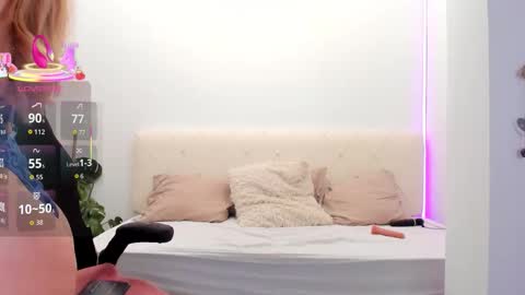 Linda  --  online show from October 12, 4:10 pm