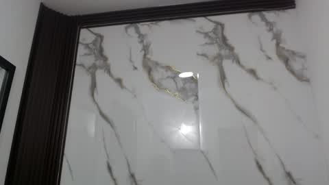  Lindsey  online show from April 18, 1:02 pm