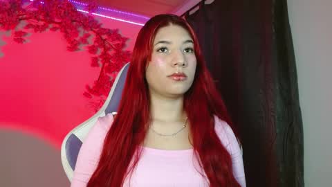 LINDSEYFERRER online show from April 29, 2:44 pm