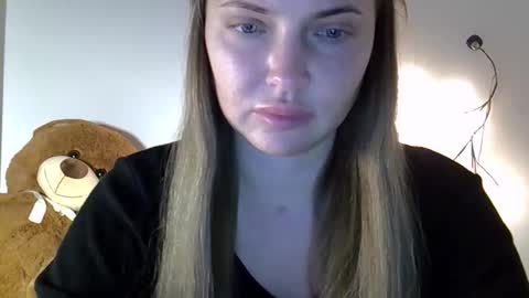 Anna online show from March 31, 7:14 pm