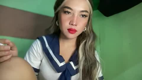 linkingqueens online show from December 14, 4:02 pm