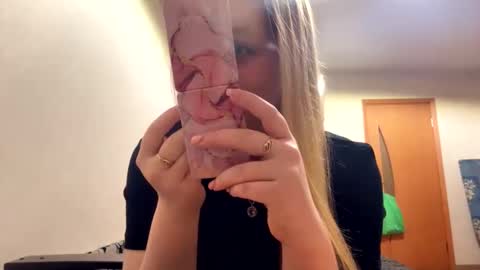 Rose online show from February 27, 9:07 pm