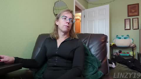 Linzy19 online show from December 1, 3:21 pm