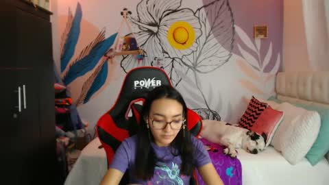 LinzyBaner online show from February 8, 1:54 am